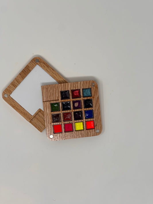 Wooden travel palette