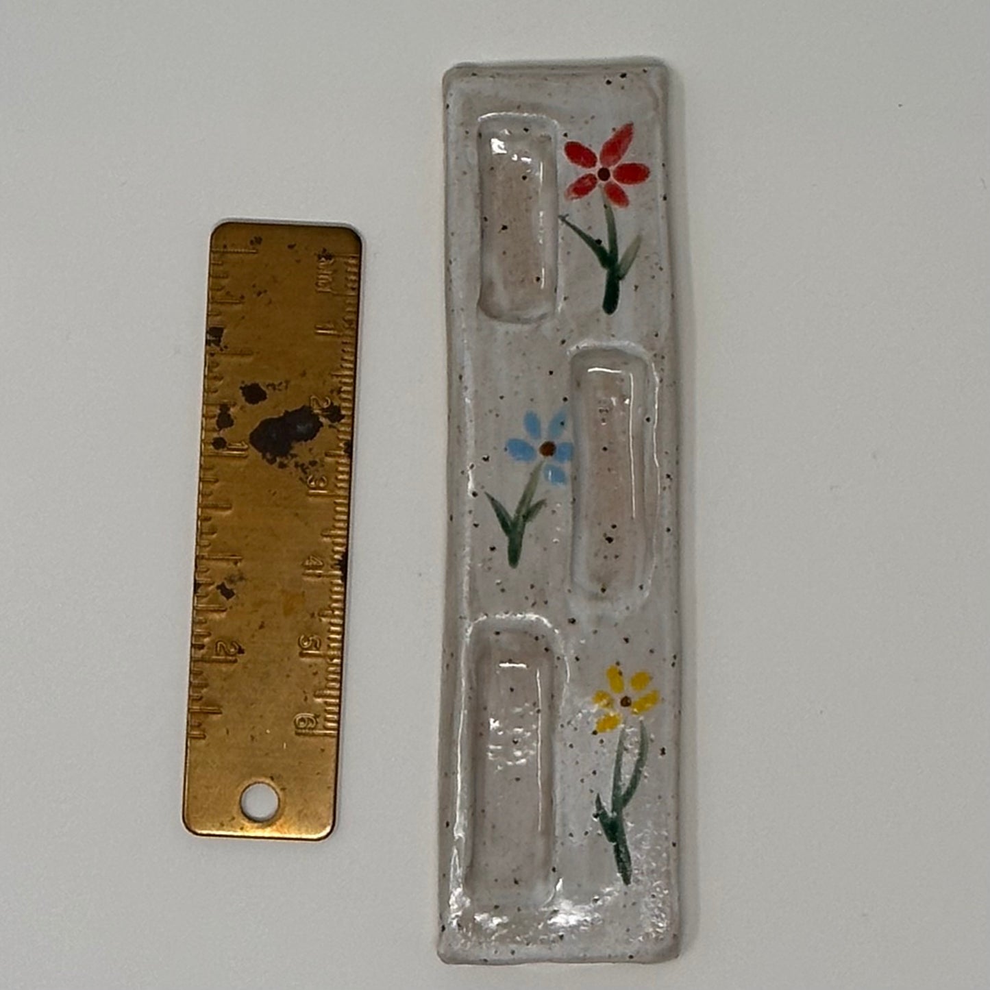 Small flower palette with 3 wells